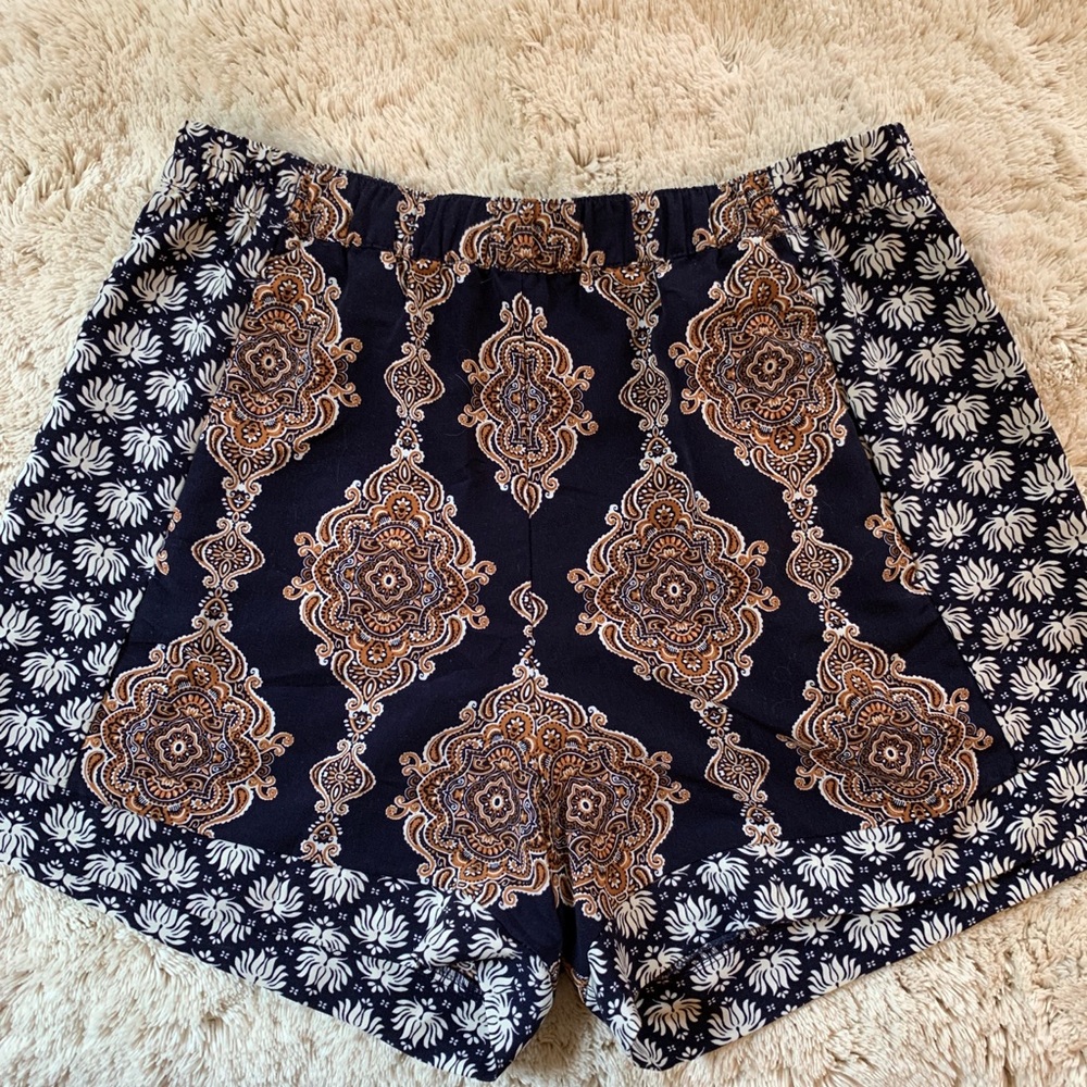 🎏 h&m conscious patterned shorts 🎏